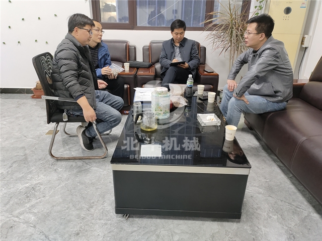 杏壳好色先生下载安装产量高增效益,吸引山西客户前来考察