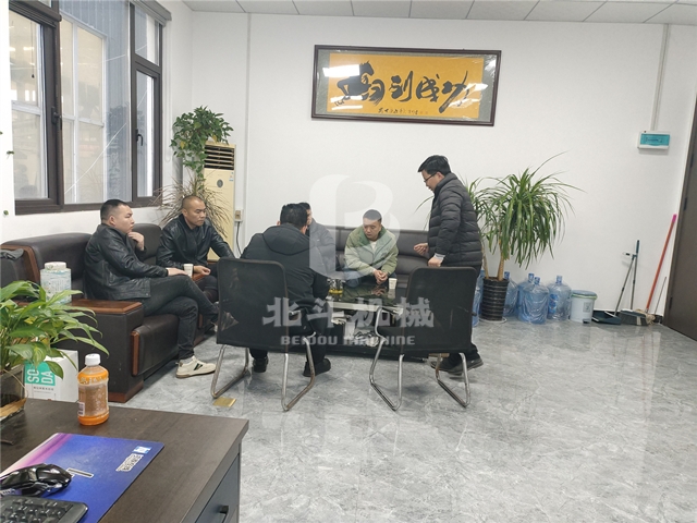 江西客户深入考察小麦秸秆好色先生下载安装制造现场