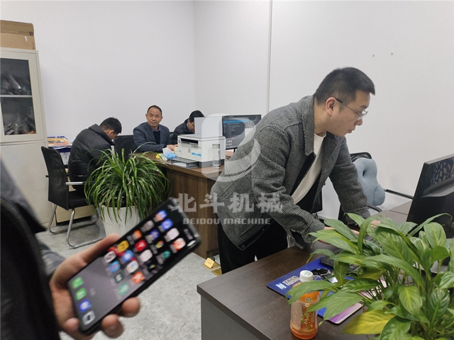 节能的连续式枣核好色先生下载安装为客户的考察之旅画上句号